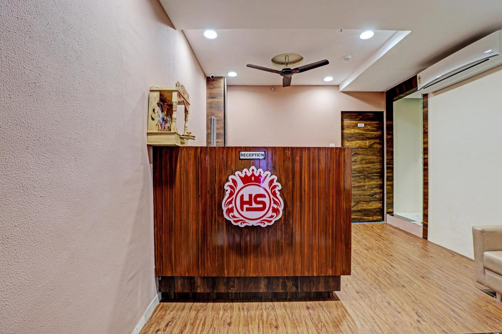Collection O Hotel Swarg Surate Exterior foto