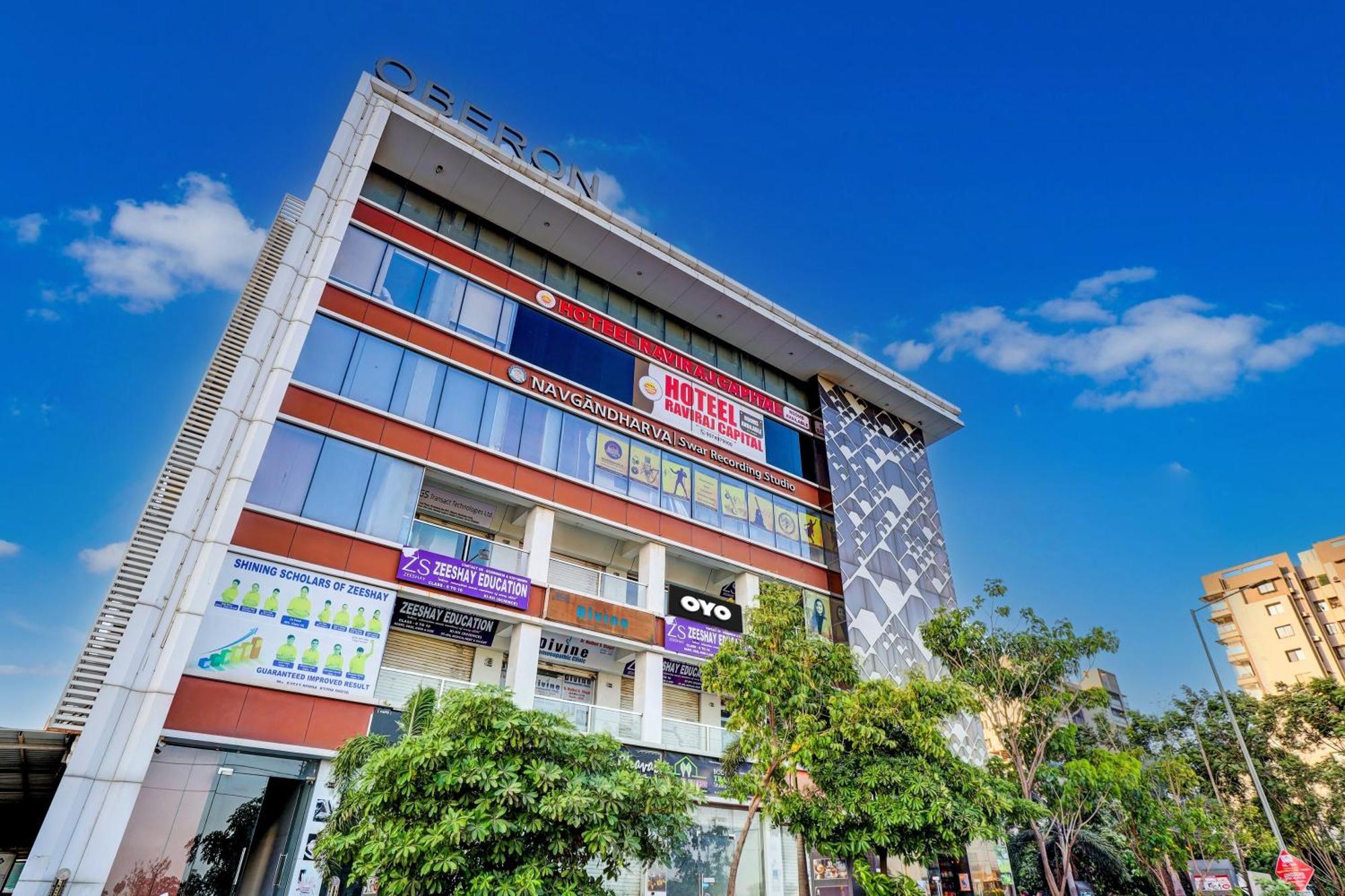 Collection O Hotel Swarg Surate Exterior foto