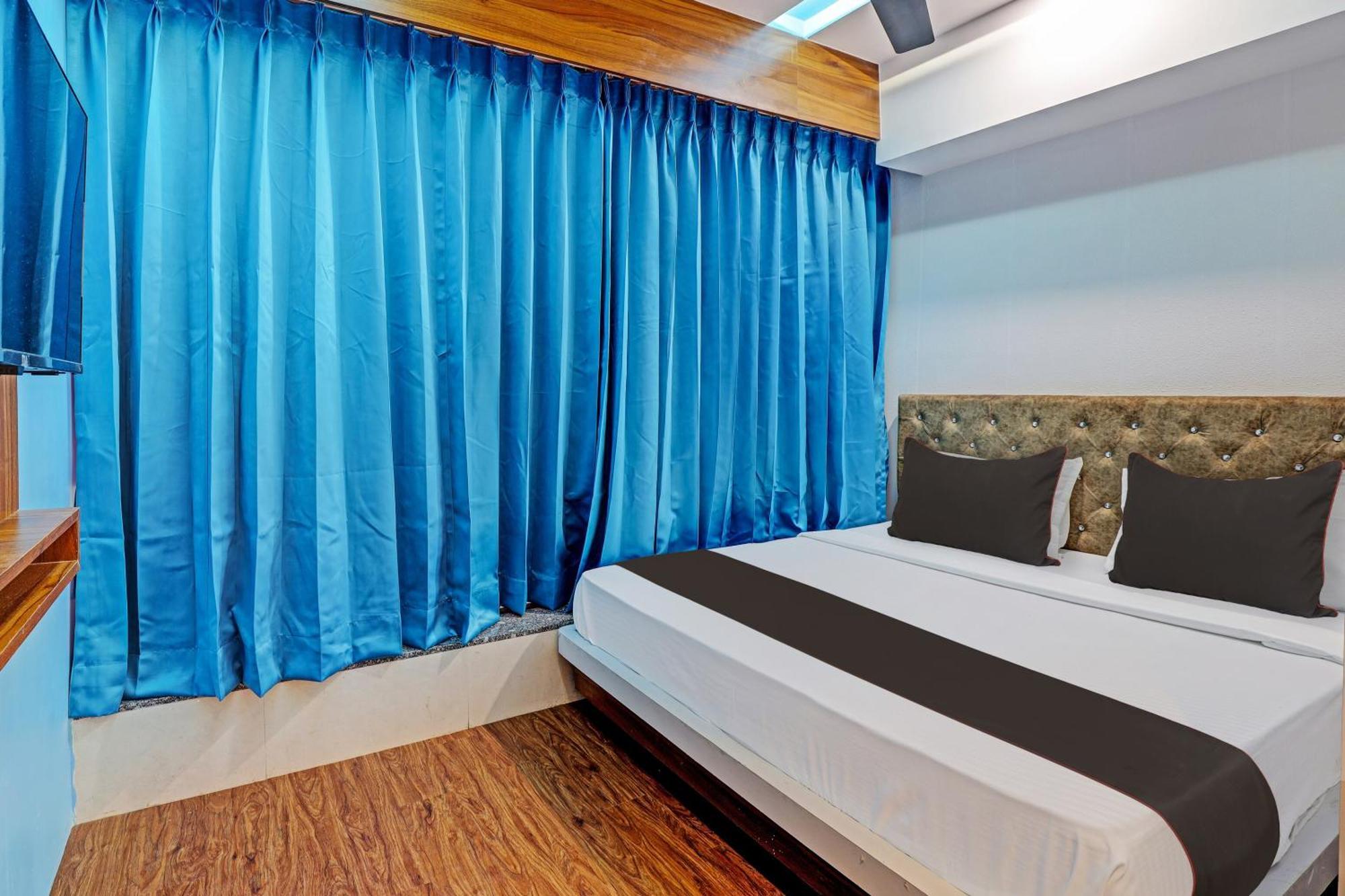 Collection O Hotel Swarg Surate Exterior foto